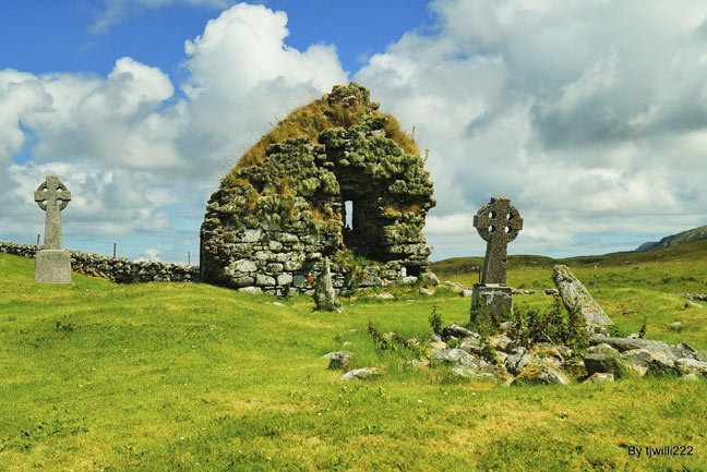 Walking: Uists, Barra & Mingulay | Wilderness Scotland | AITO